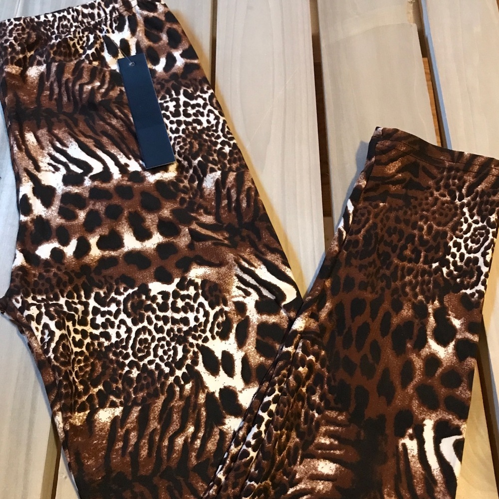 Leggings Animal Print One Size Buttery Soft NWT